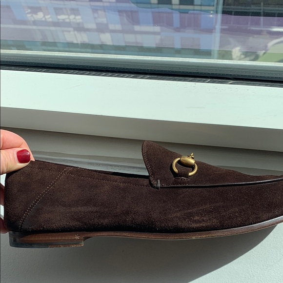 Gucci Men's Brown Suede Loafers with Gold Horsebit - Picture 5 of 9